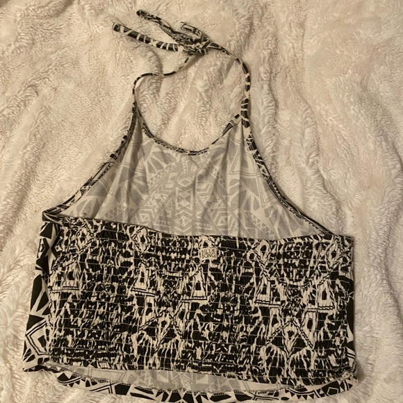 halter crop top. - Picture 2 of 3